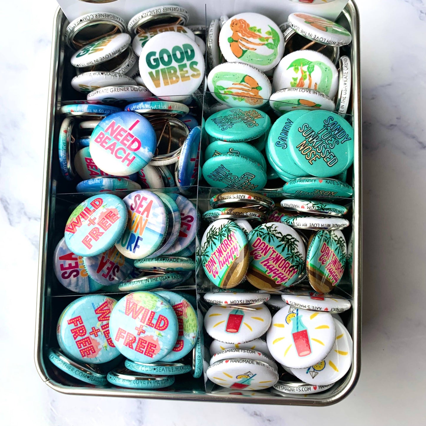Beach Button Tin of 200 1" Buttons