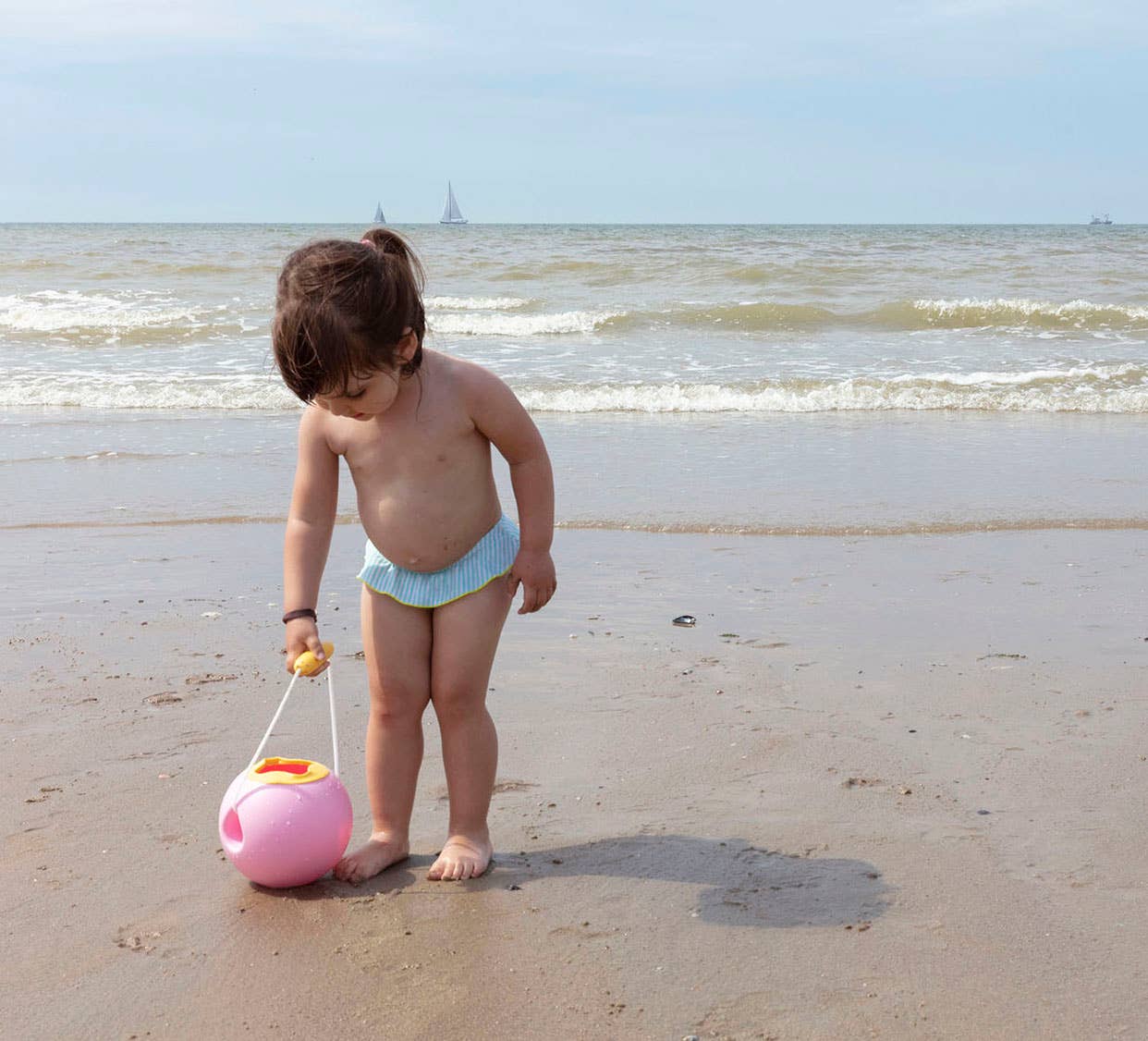 Quut Mini Ballo - Kids smart, modern design no spill bucket: Banana Blue