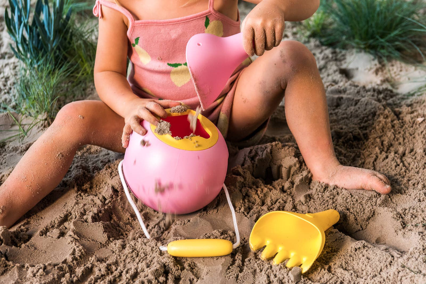 Quut Mini Ballo - Kids smart, modern design no spill bucket: Banana Blue