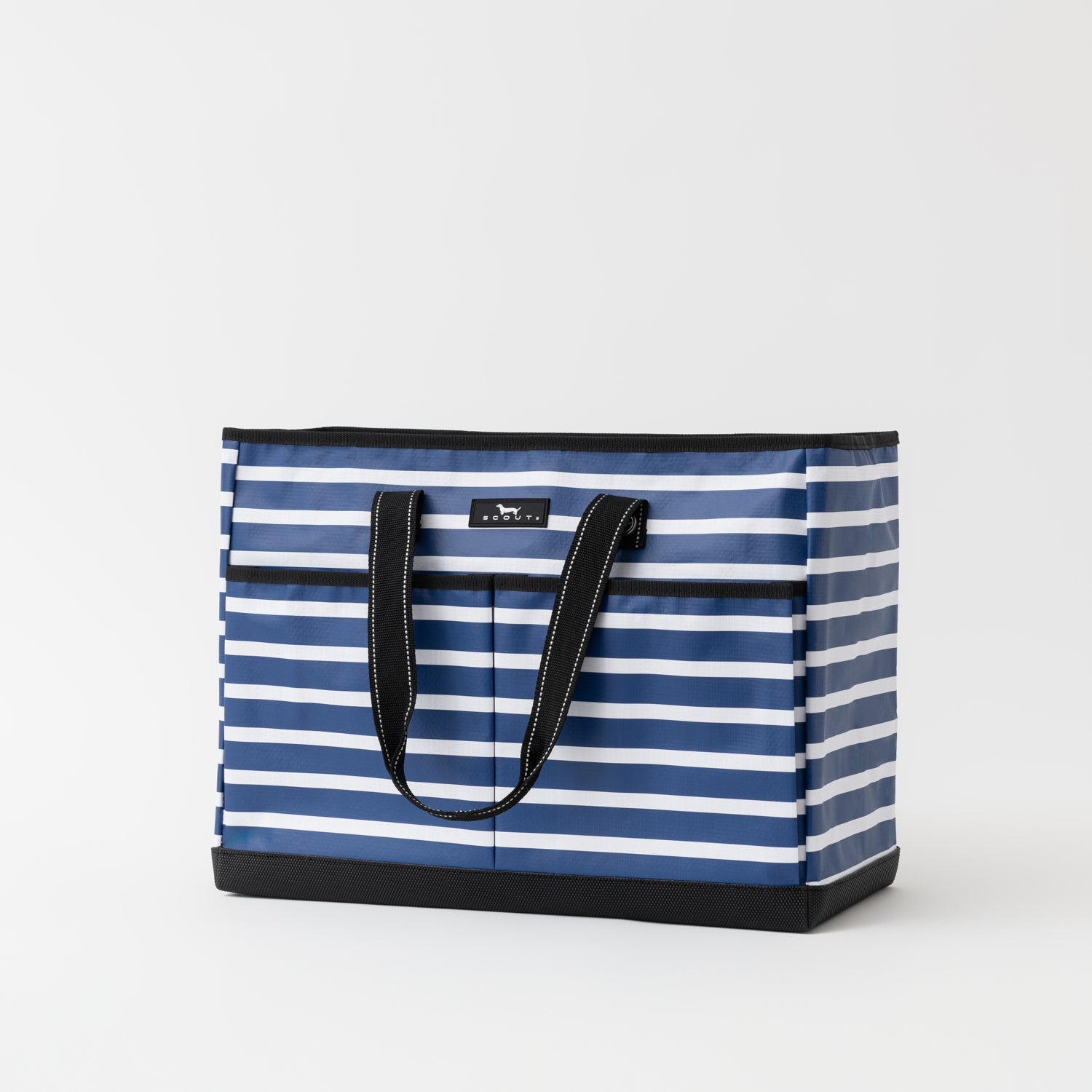 Ben Pocket Tote lifestyle shot