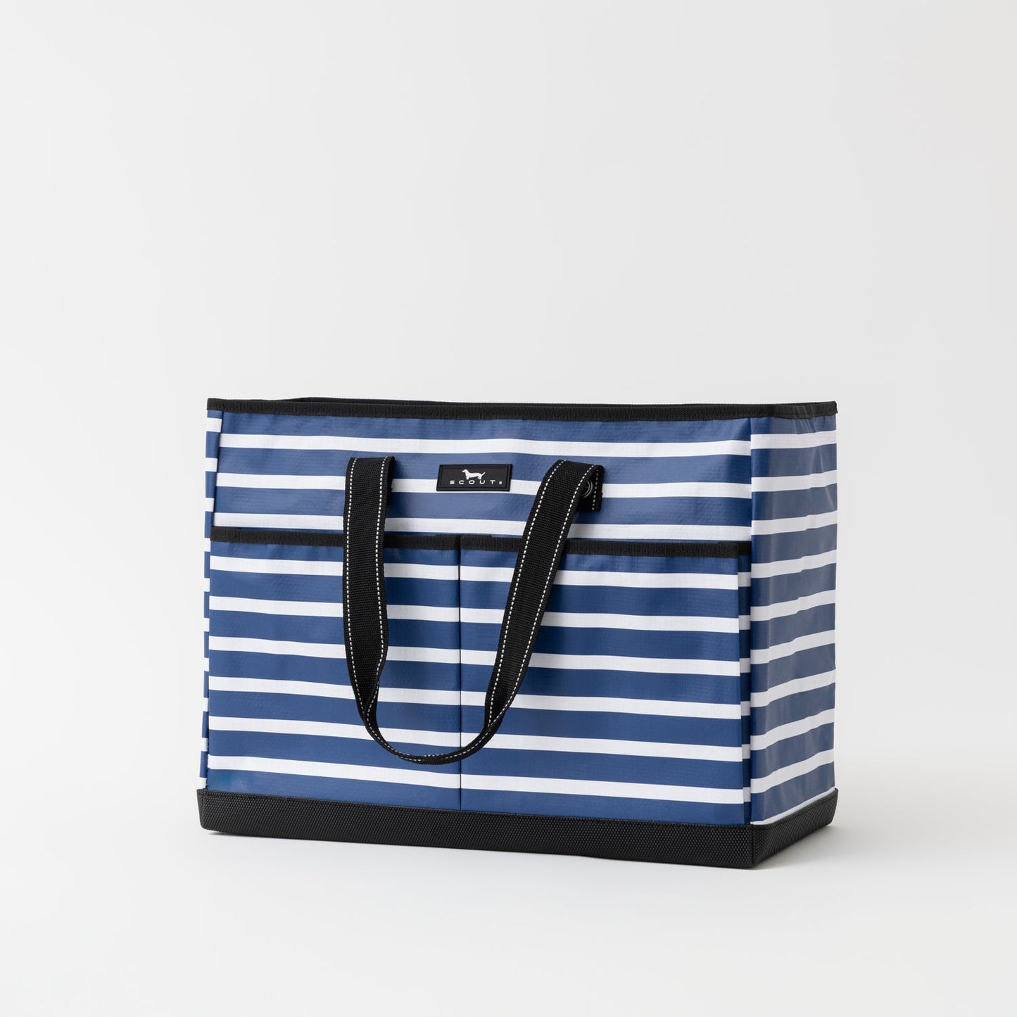 Ben Pocket Tote lifestyle shot