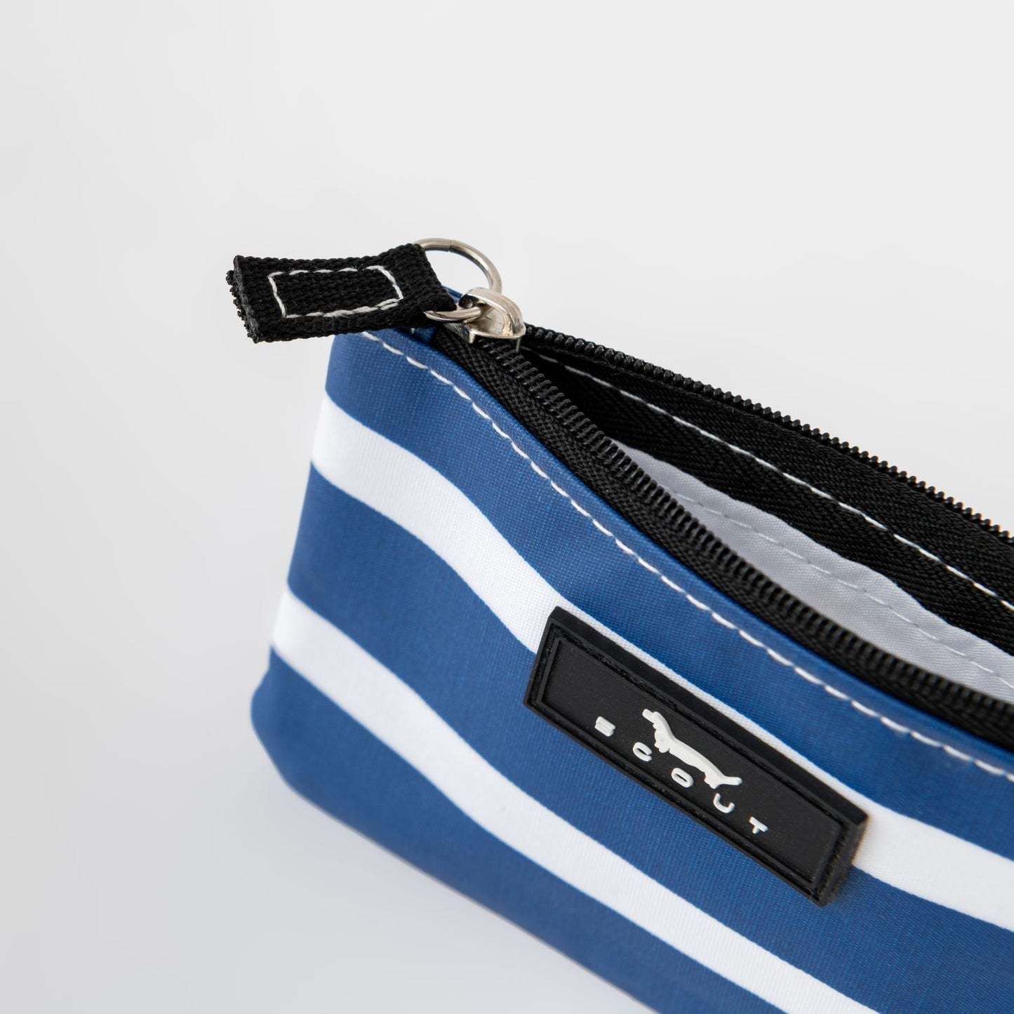 IDKase Card Holder lifestyle shot 2