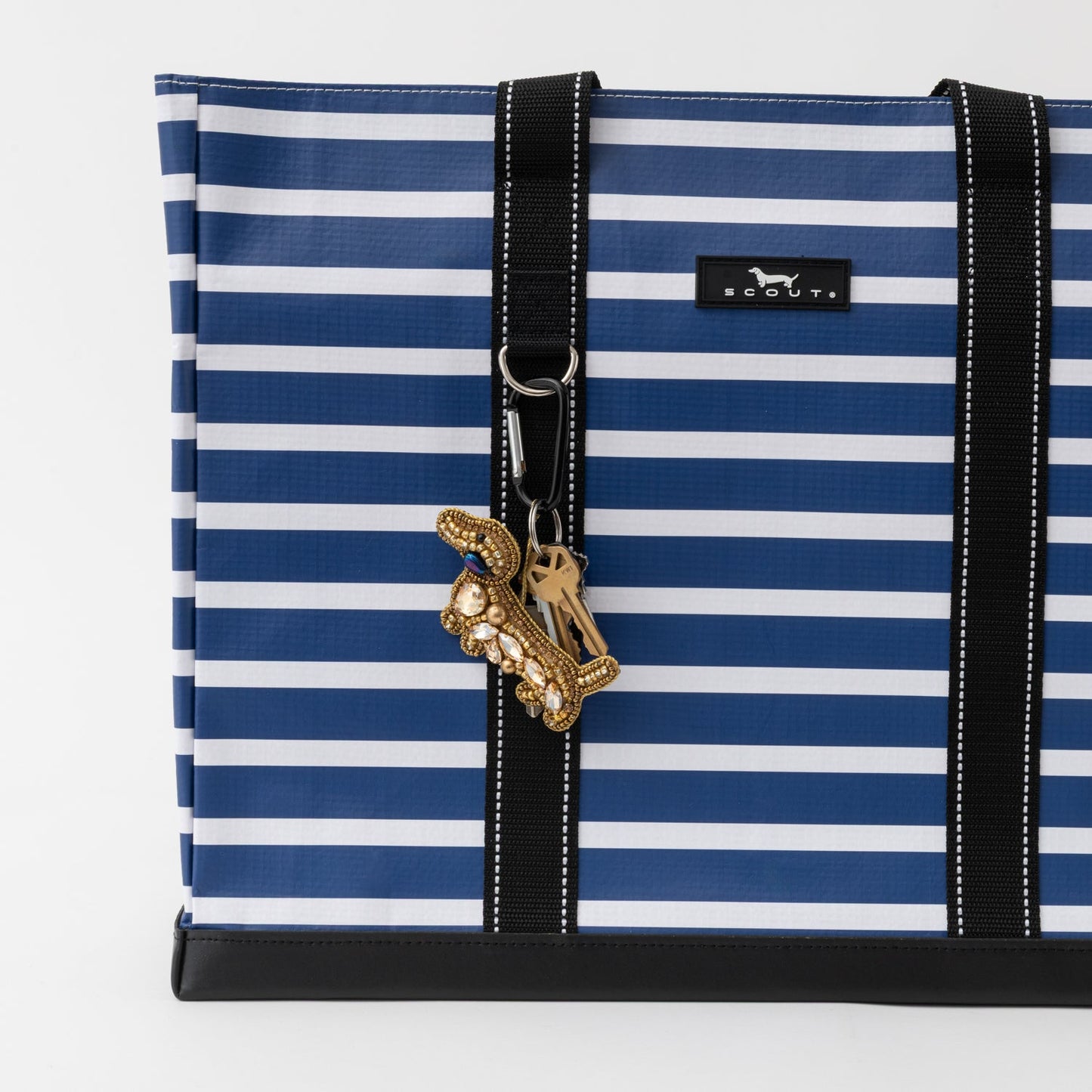 Original Deano Tote Large lifestyle shot