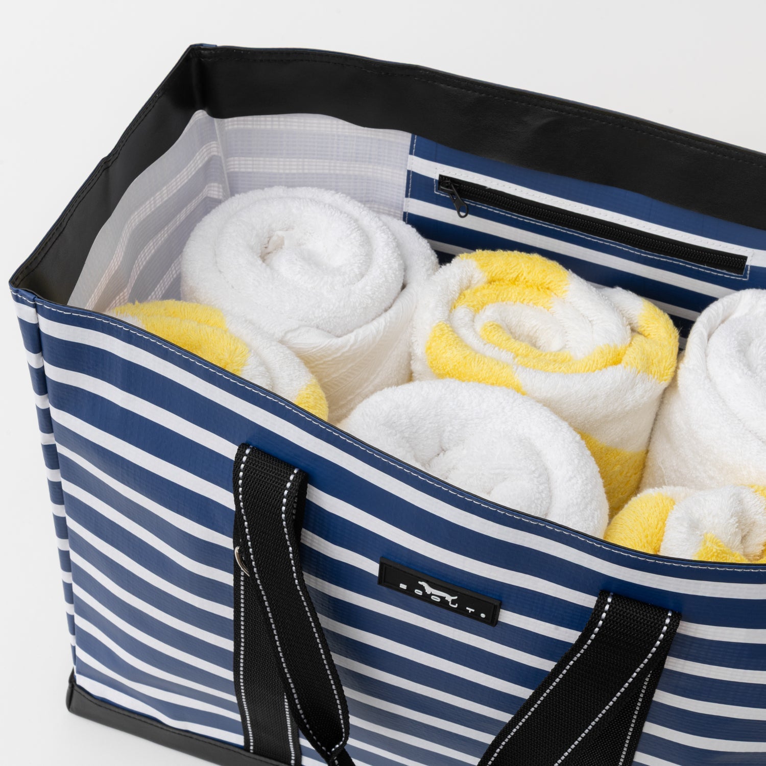 Original Deano Tote Large lifestyle shot 2