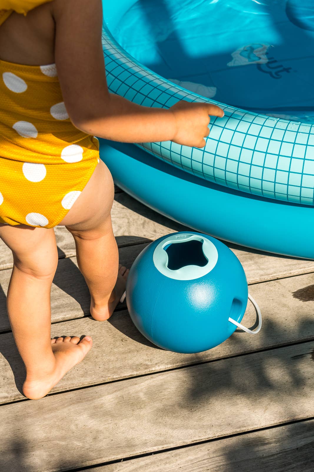 Quut Ballo - No spill bucket. Beach Sand and Pool Toy.: Ocean