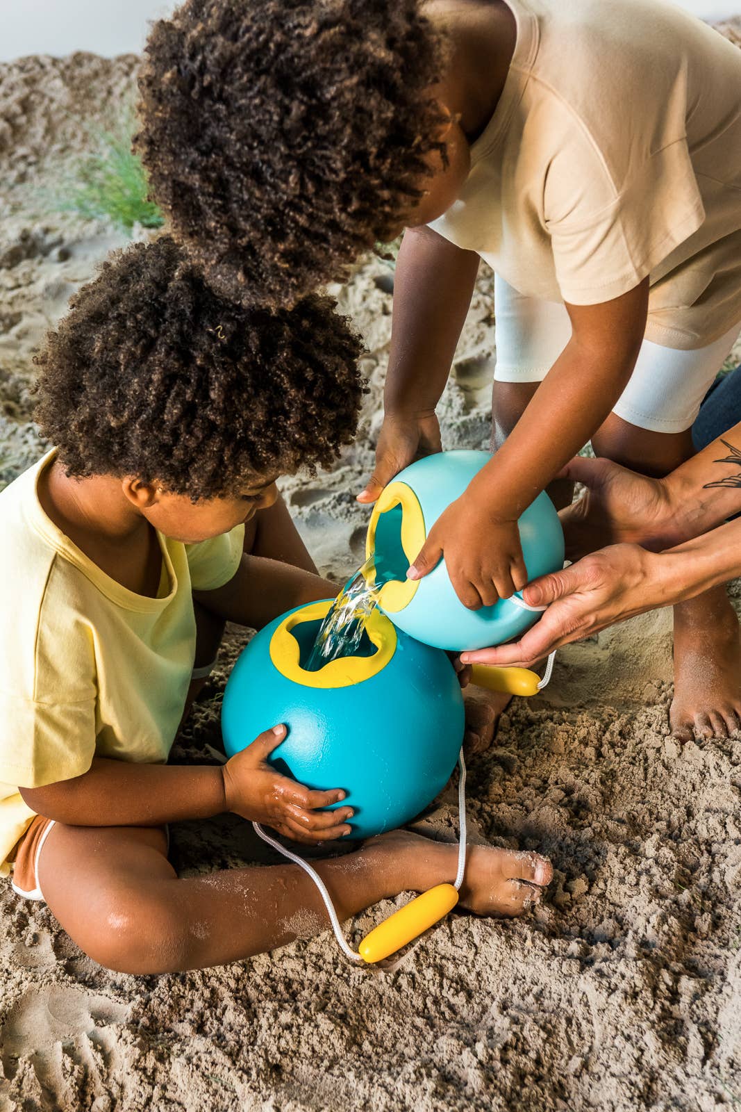 Quut Mini Ballo - Kids smart, modern design no spill bucket: Banana Blue