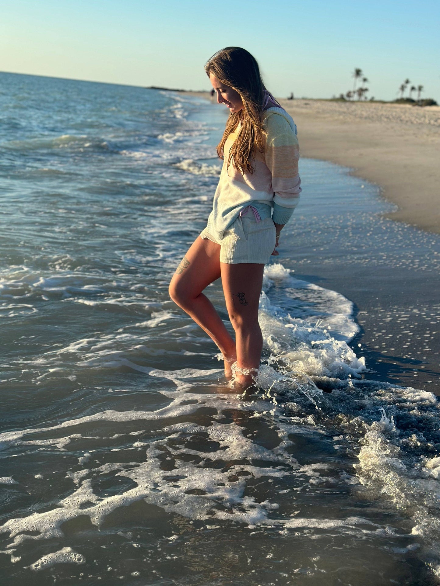 Classic Coastal Hooded Beach Sweater: Medium